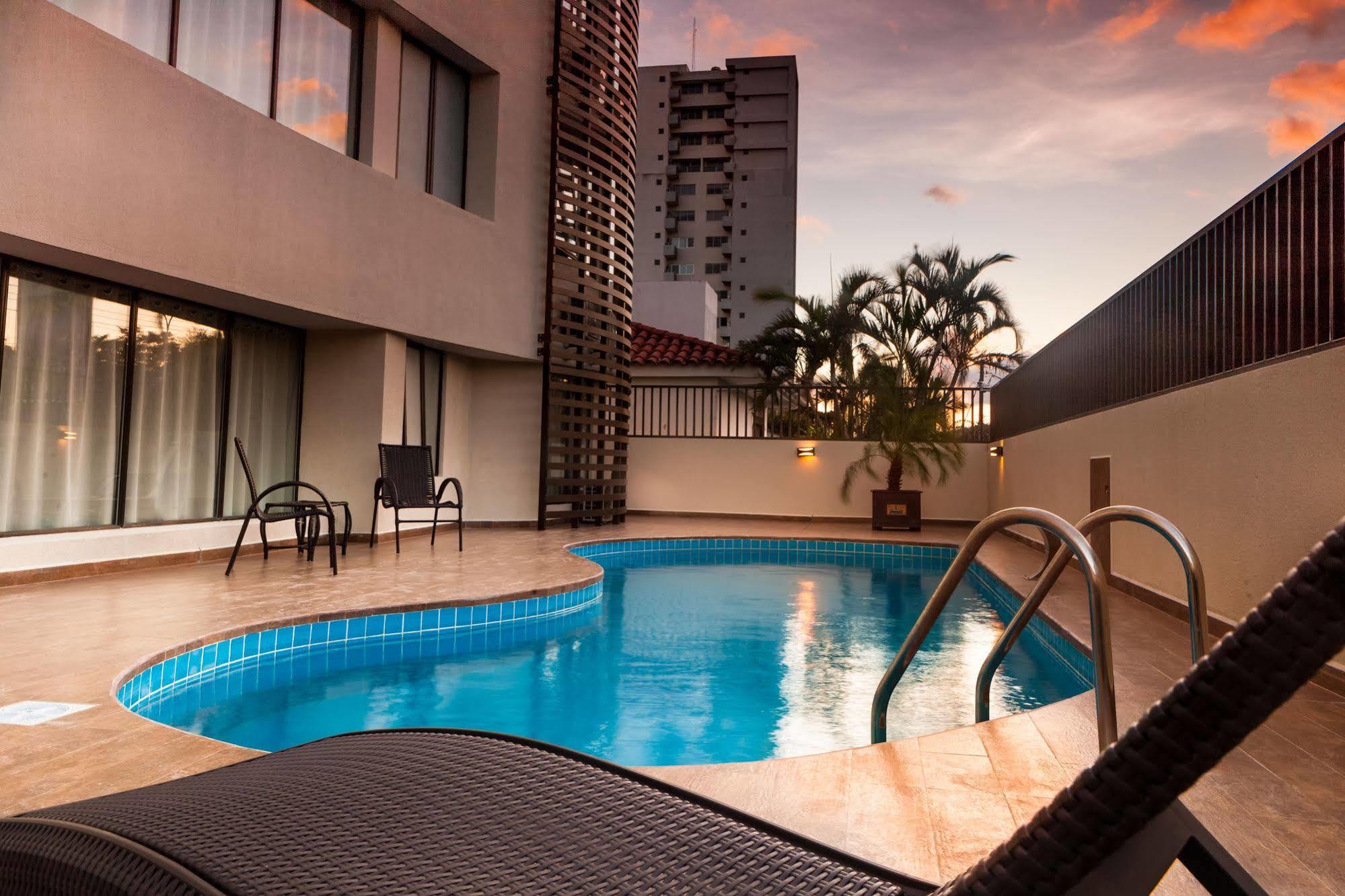 Mai Suites Apart Hotel Santa Cruz de La Sierra Eksteriør billede